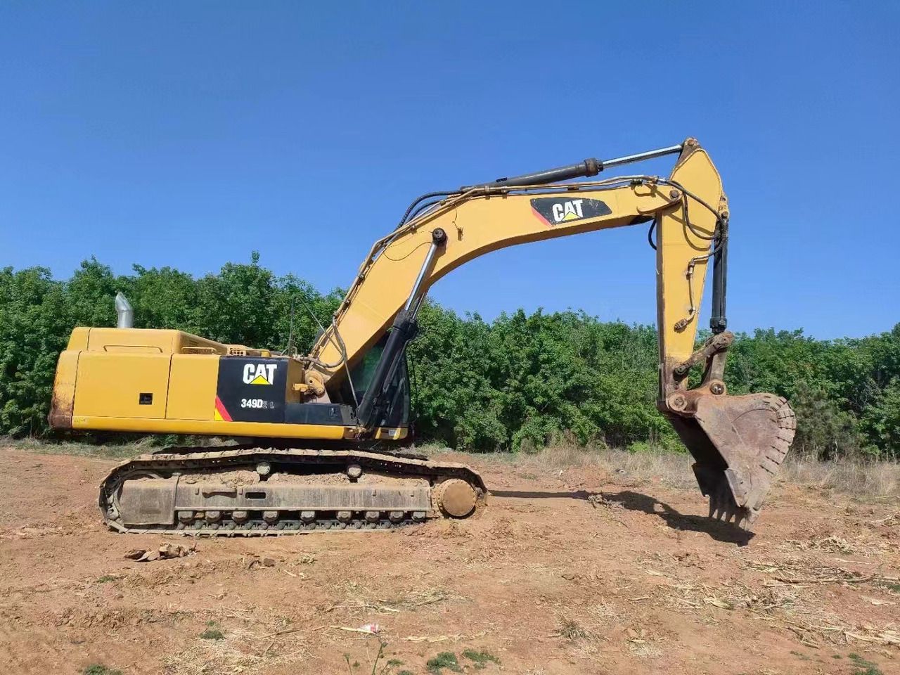 2021 Caterpillar 349D2 L crawler excavator, side view 2021 Caterpillar 349D2 L crawler excavator, side view