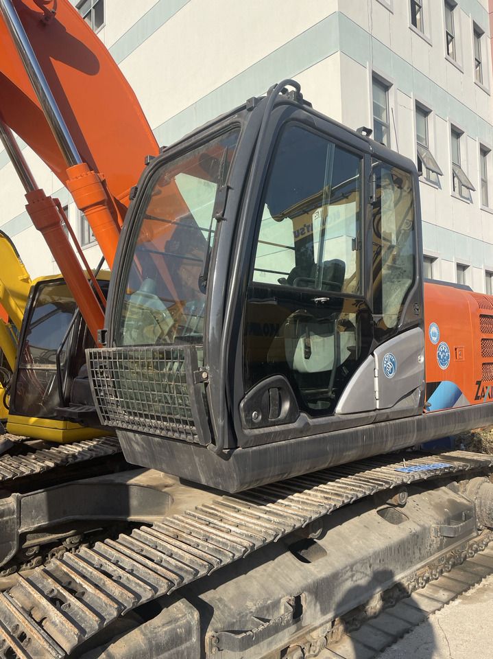 2018 Hitachi ZX200-5G crawler excavator cab and boom view 2018 Hitachi ZX200-5G crawler excavator cab and boom view