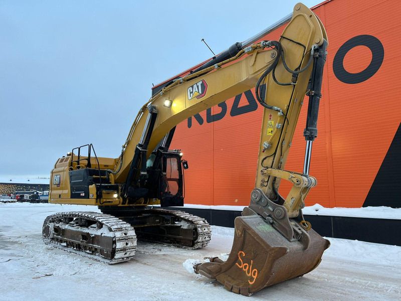 2020 Caterpillar 352 crawler excavator, side view