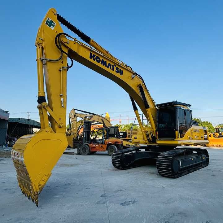 2023 Komatsu PC350-8 crawler excavator, side profile view 2023 Komatsu PC350-8 crawler excavator, side profile view