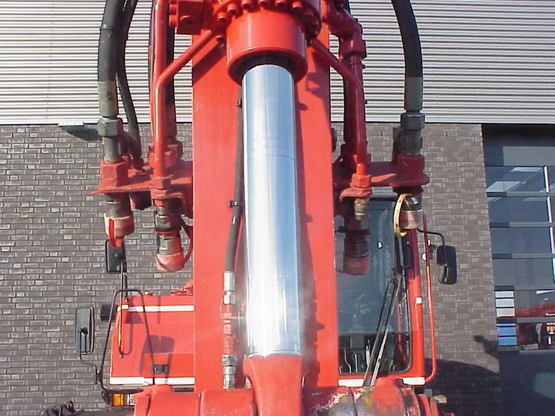 2009 Terex TW160SR wheel excavator hydraulic cylinder detail