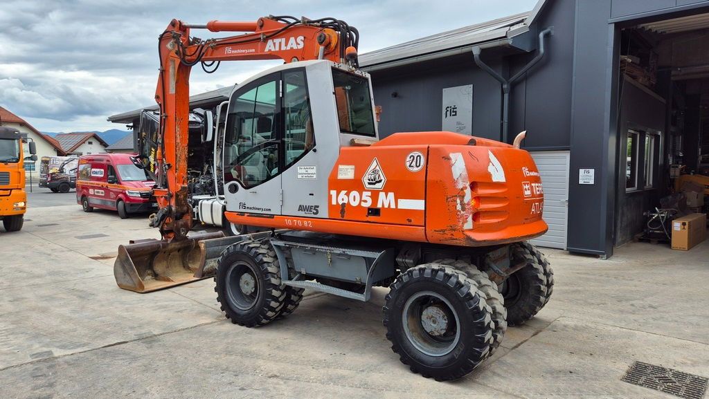 2005 Atlas 1605 M wheel excavator, rear three-quarter view 2005 Atlas 1605 M wheel excavator, rear three-quarter view