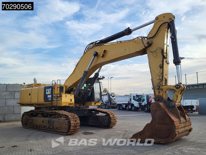 2012 Caterpillar 390D LME crawler excavator, side view 2012 Caterpillar 390D LME crawler excavator, side view