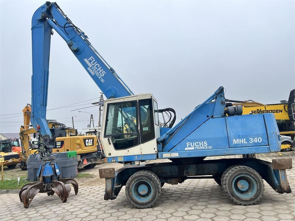 2003 Fuchs MHL340 material handler, side view 2003 Fuchs MHL340 material handler, side view