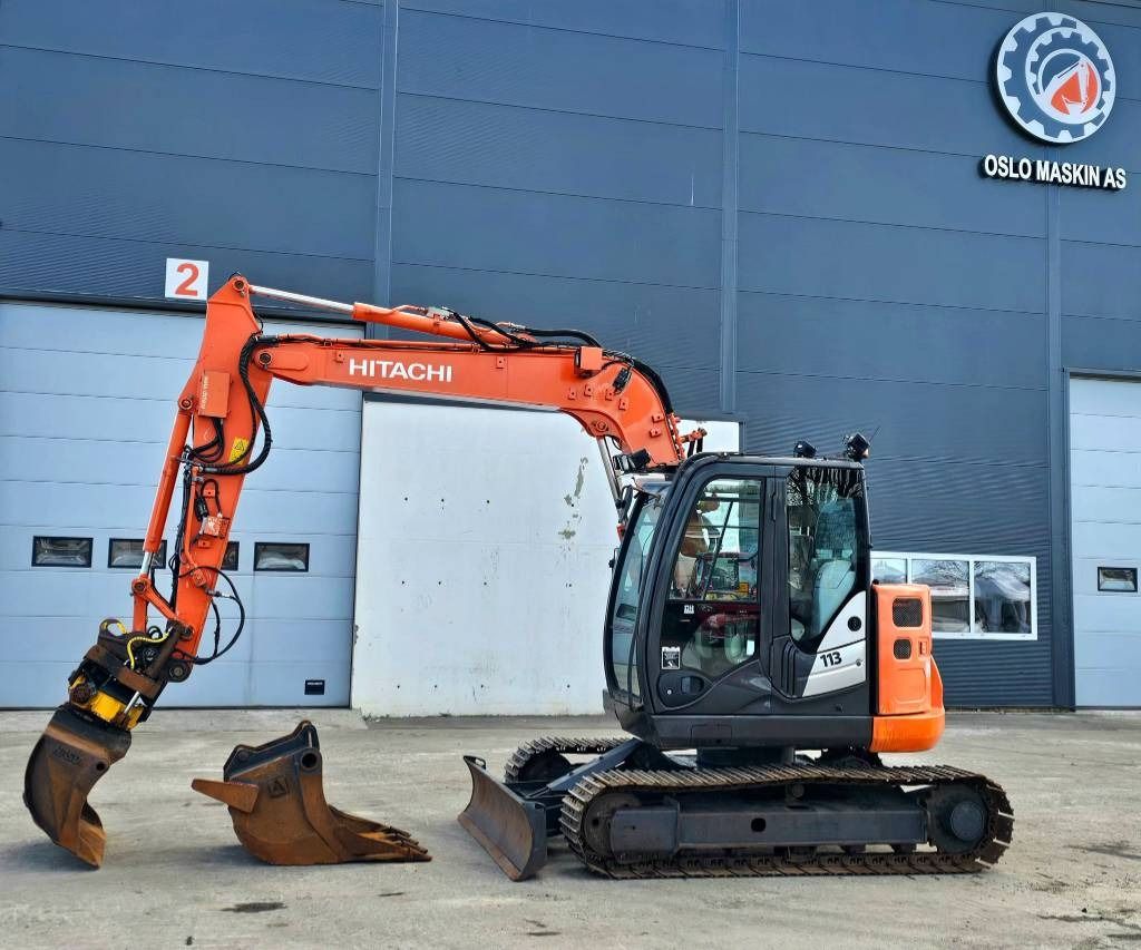 2014 Hitachi ZX85US-5A mini excavator side view 2014 Hitachi ZX85US-5A mini excavator side view