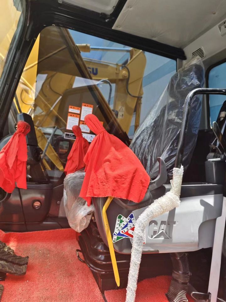 2022 Caterpillar 320D koparka gąsienicowa, widok wnętrza