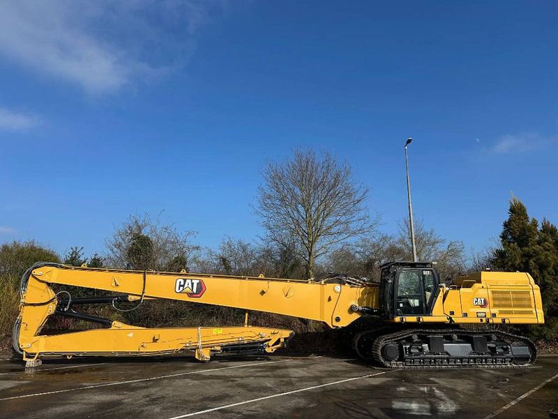 2023 Caterpillar 352 UHD 07B crawler excavator side view 2023 Caterpillar 352 UHD 07B crawler excavator side view