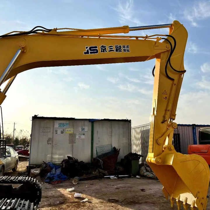2007 Komatsu PC200-7 crawler excavator boom and bucket view