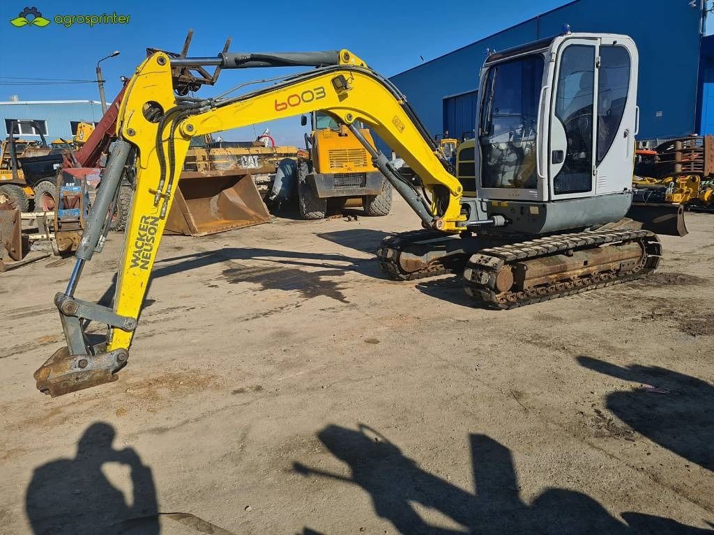 2009 Wacker Neuson 6003 mini excavator, side view 2009 Wacker Neuson 6003 mini excavator, side view