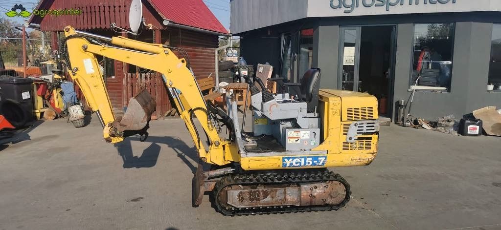 2005 Yuchai YC15-7 mini excavator side view