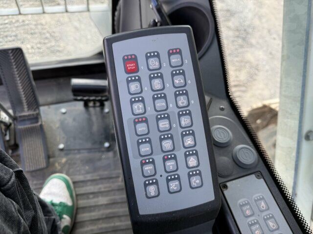 2022 Liebherr LH30C LITRONIC INDUSTRY crawler excavator cab control panel 2022 Liebherr LH30C LITRONIC INDUSTRY crawler excavator cab control panel