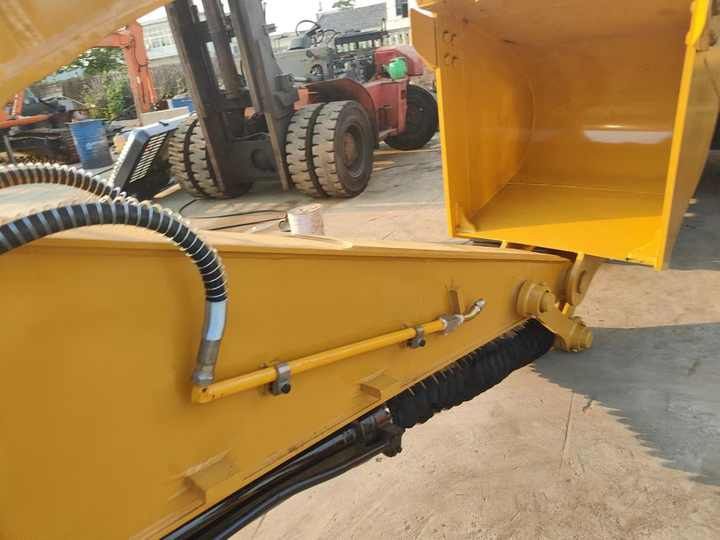 2022 Caterpillar 315D crawler excavator boom and bucket detail 2022 Caterpillar 315D crawler excavator boom and bucket detail