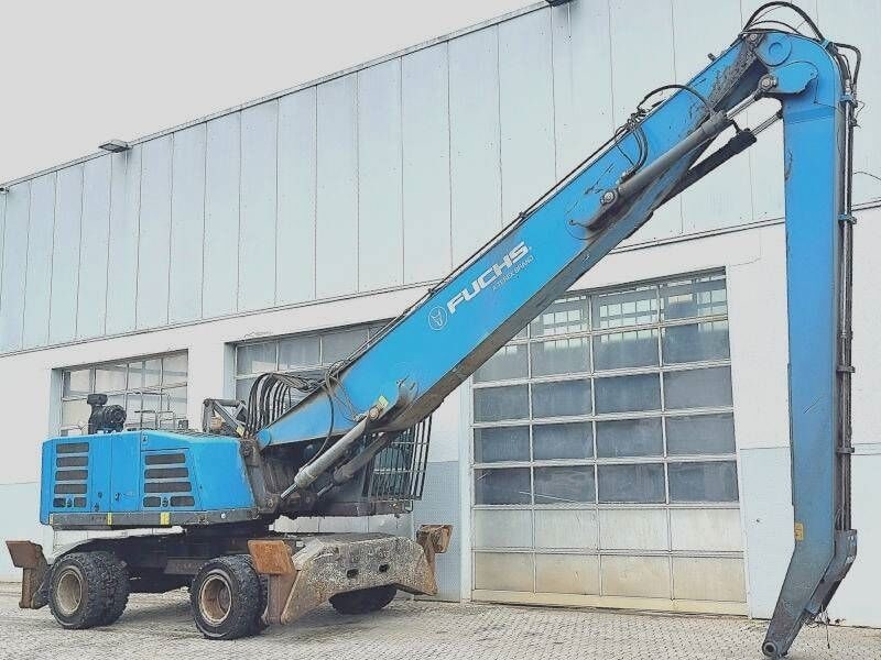 2018 Fuchs MHL350F material handler, side profile view 2018 Fuchs MHL350F material handler, side profile view
