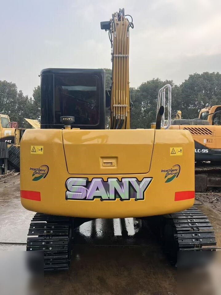 2025 Sany SY75C PRO crawler excavator rear view 2025 Sany SY75C PRO crawler excavator rear view