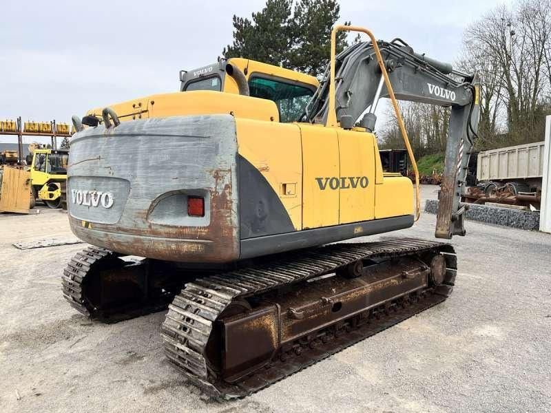 2005 Volvo EC140BLC crawler excavator rear three-quarter view