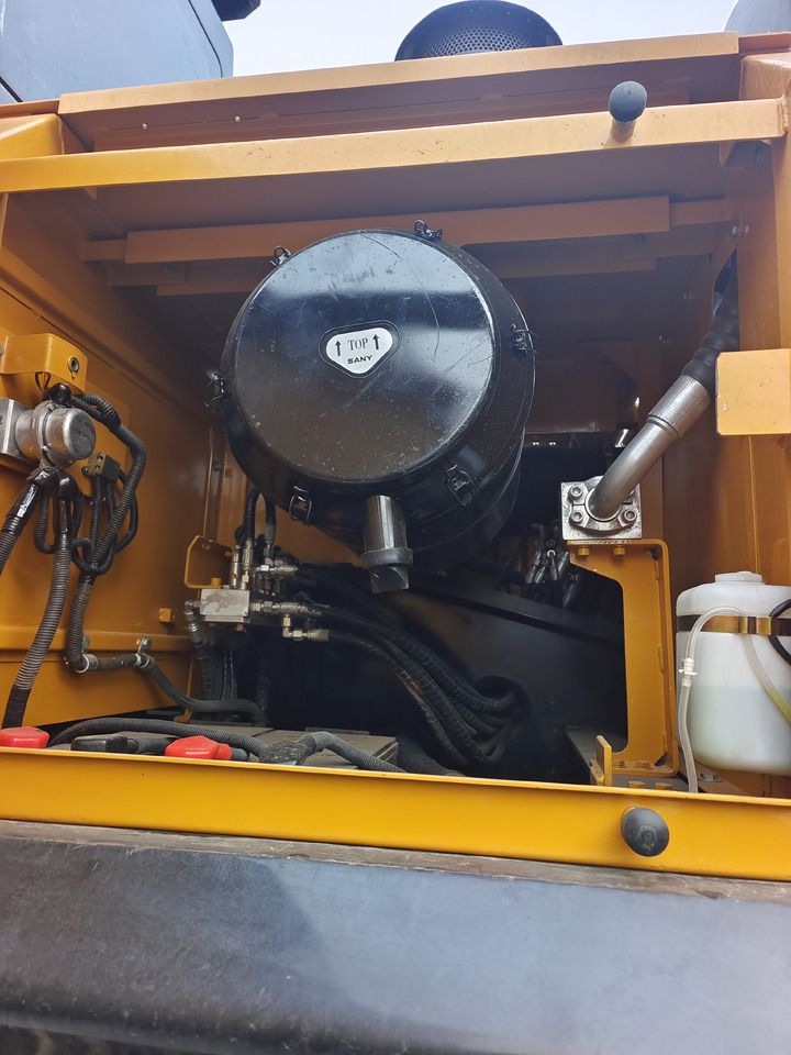 2024 Sany 365H crawler excavator engine compartment view 2024 Sany 365H crawler excavator engine compartment view