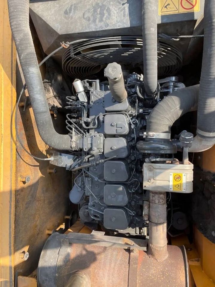 2023 Hyundai R210W-9 wheel excavator engine compartment view 2023 Hyundai R210W-9 wheel excavator engine compartment view