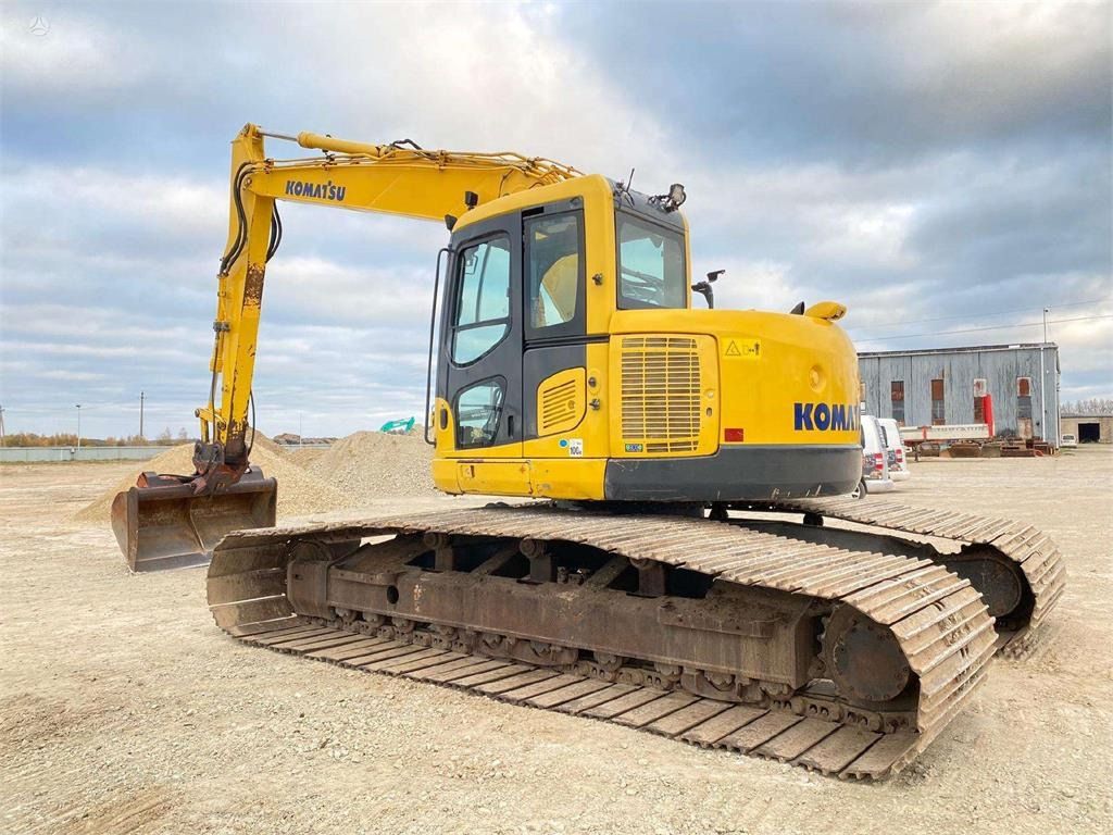 2012 Komatsu PC138US-8 crawler excavator, side view