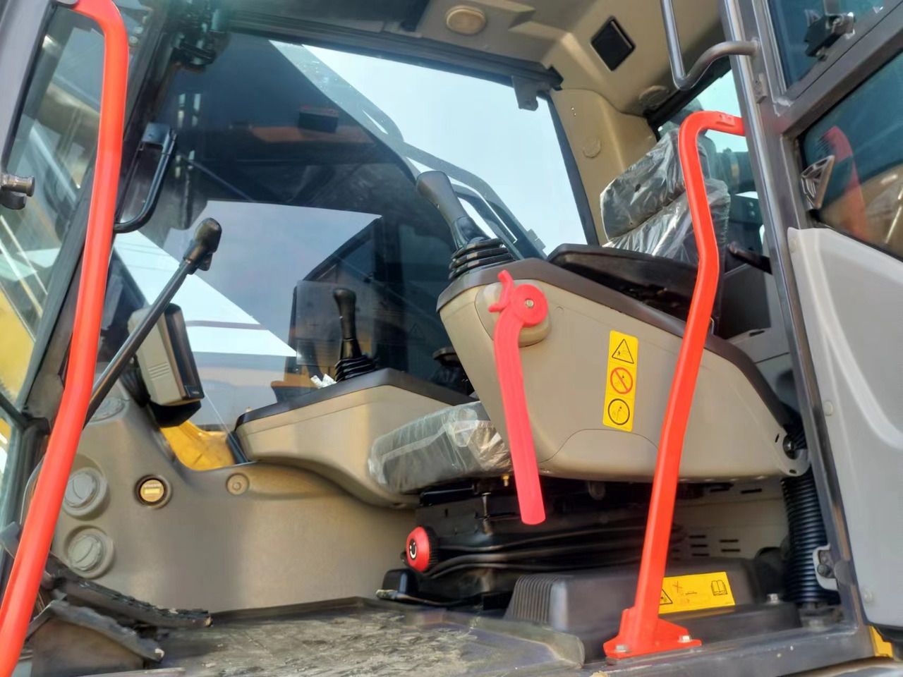 2021 Volvo EC480 crawler excavator cab interior 2021 Volvo EC480 crawler excavator cab interior