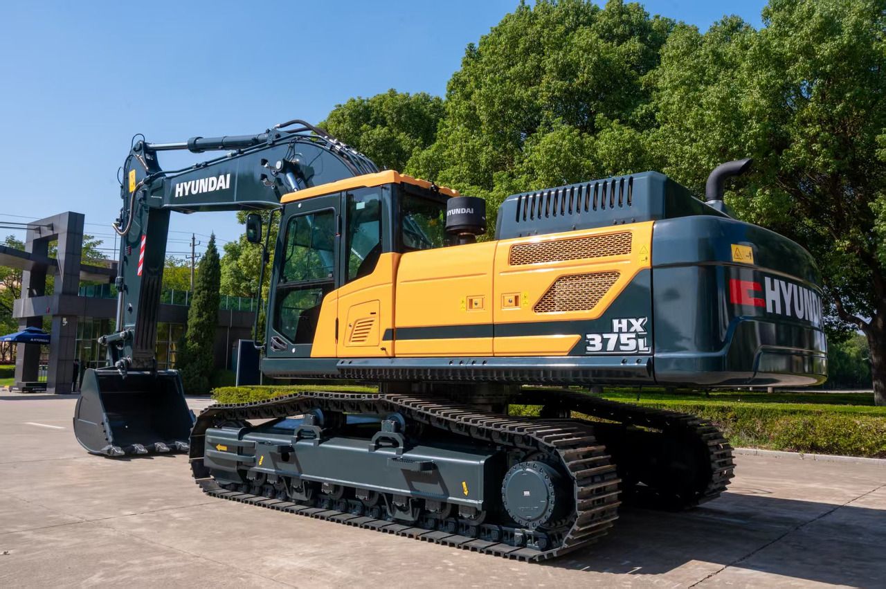 2026 Hyundai HX375L crawler excavator, side view 2026 Hyundai HX375L crawler excavator, side view