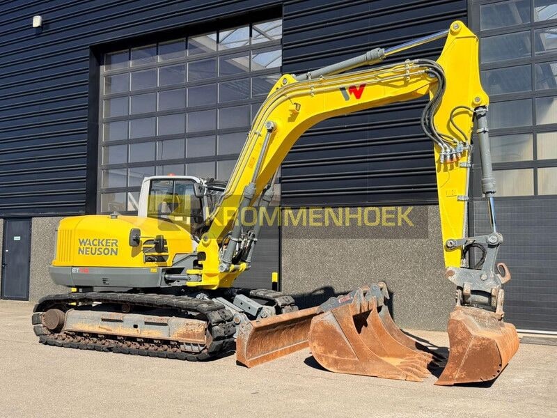 2019 Wacker Neuson ET145 crawler excavator side view 2019 Wacker Neuson ET145 crawler excavator side view