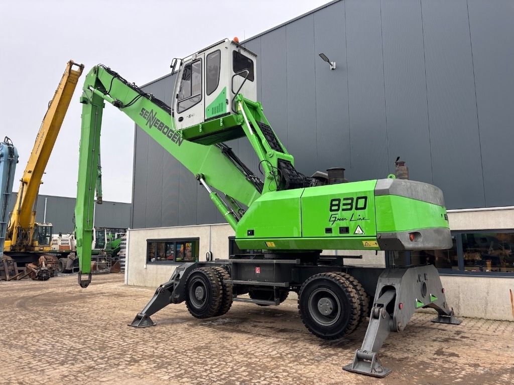 2009 Sennebogen 830M material handler, rear three-quarter view 2009 Sennebogen 830M material handler, rear three-quarter view