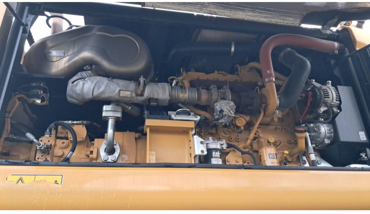 2020 Caterpillar MH3024-1 wheel excavator engine compartment view 2020 Caterpillar MH3024-1 wheel excavator engine compartment view