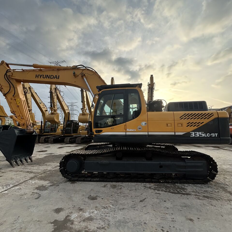 2020 Hyundai R335LC-9T crawler excavator, side profile view