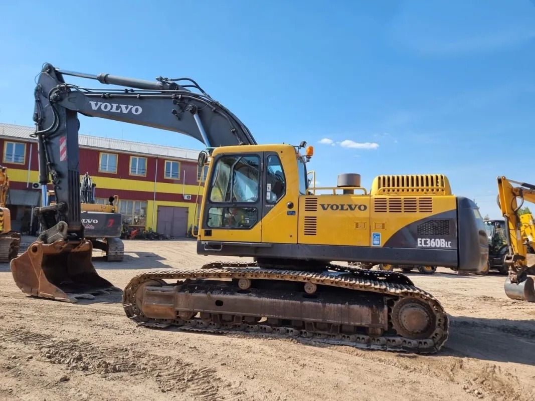 Volvo EC360BLC crawler excavator, side view Volvo EC360BLC crawler excavator, side view