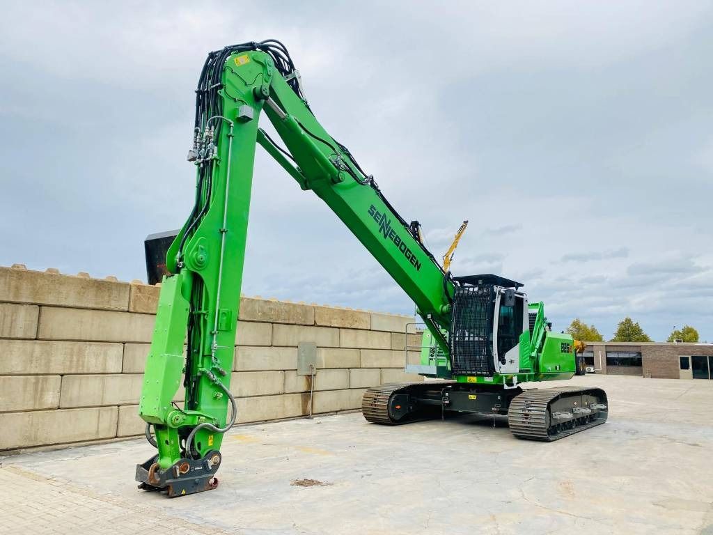 2020 Sennebogen 825 E demolition excavator, side view 2020 Sennebogen 825 E demolition excavator, side view
