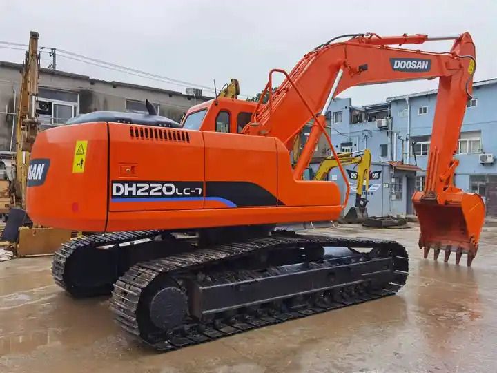 2019 Doosan DH220LC-7 crawler excavator, rear three-quarter view