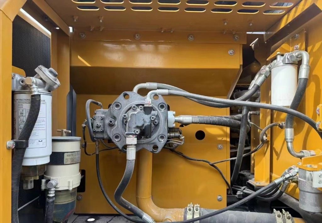 2022 Sany SY245 crawler excavator engine compartment view 2022 Sany SY245 crawler excavator engine compartment view
