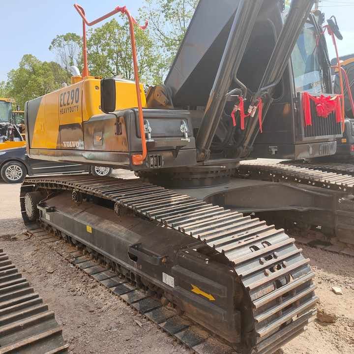 2026 Volvo EC290 crawler excavator, side view 2026 Volvo EC290 crawler excavator, side view