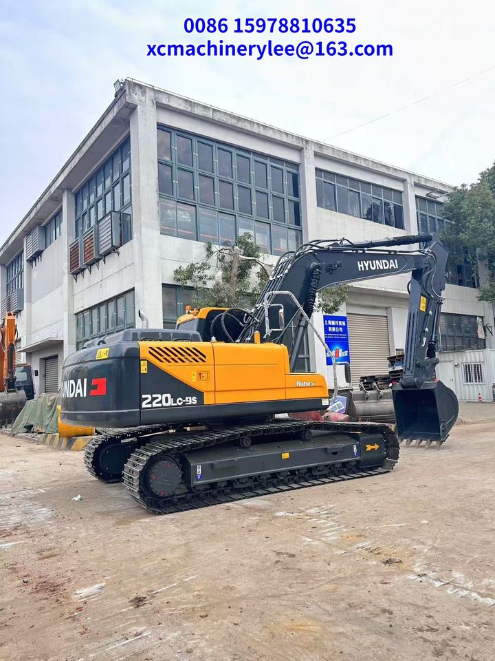 2023 Hyundai 220LC-9S crawler excavator, rear three-quarter view 2023 Hyundai 220LC-9S crawler excavator, rear three-quarter view