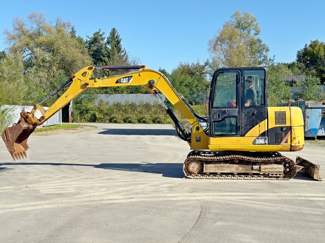 2011 Caterpillar 306 mini excavator side view
