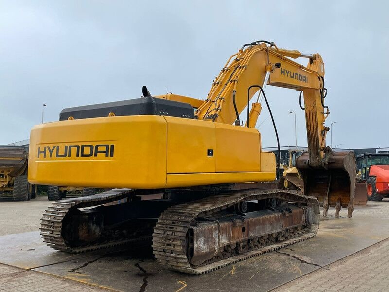 2005 Hyundai R360LC-7 crawler excavator, rear three-quarter view 2005 Hyundai R360LC-7 crawler excavator, rear three-quarter view