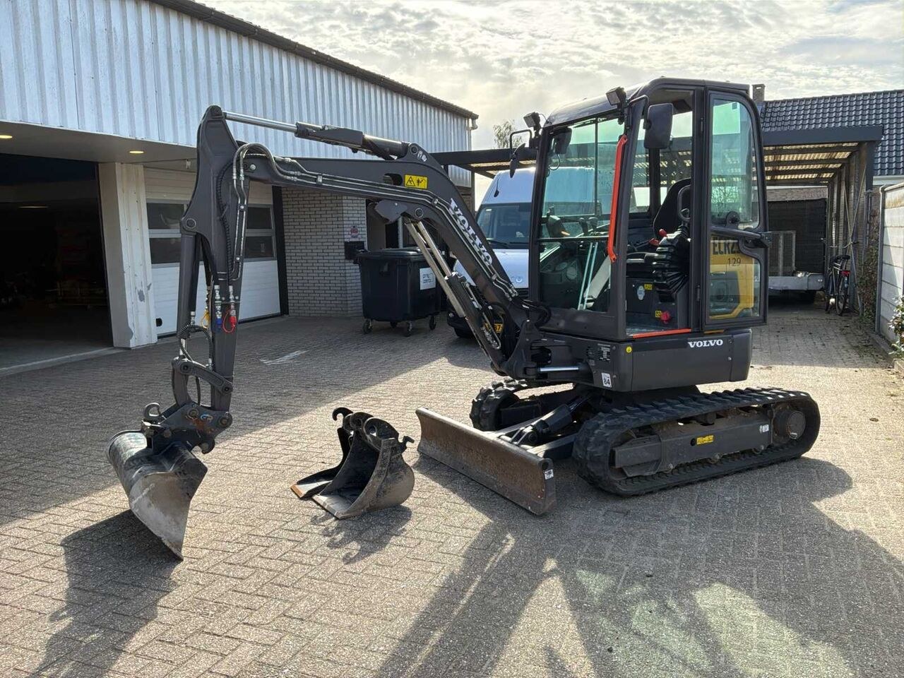 2021 Volvo ECR25 crawler excavator, side view 2021 Volvo ECR25 crawler excavator, side view