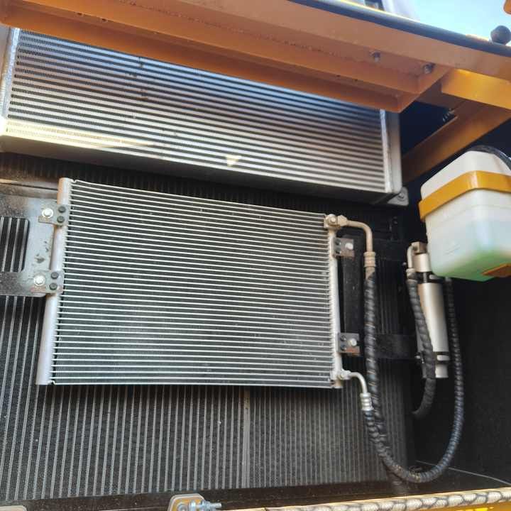 2023 Sany 365H crawler excavator cooling system detail