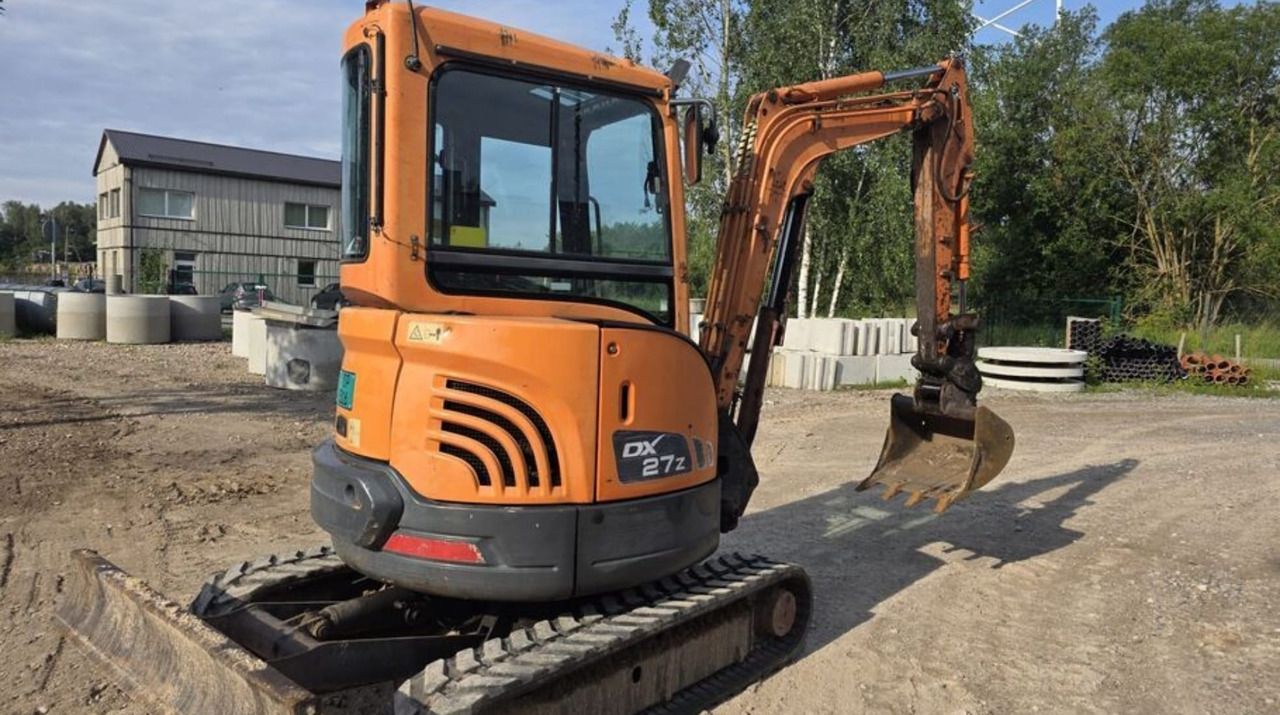 2008 Doosan DX25Z mini excavator, rear three-quarter view