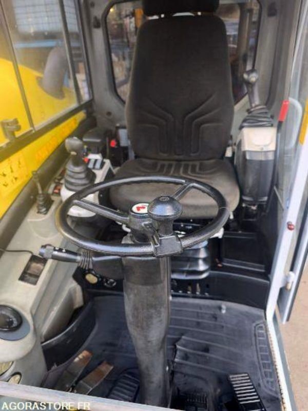 2012 Wacker Neuson 6503-2 wheel excavator cab interior view 2012 Wacker Neuson 6503-2 wheel excavator cab interior view