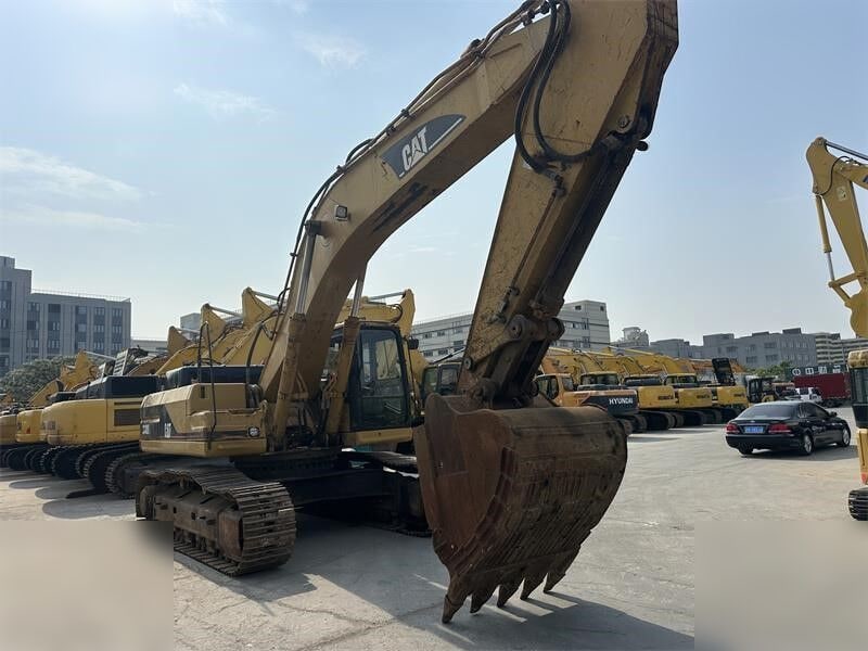 2022 Caterpillar 330BL crawler excavator, front three-quarter view 2022 Caterpillar 330BL crawler excavator, front three-quarter view