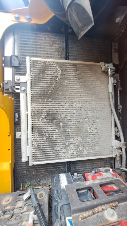 Volvo EWR150E wheel excavator engine compartment radiator view Volvo EWR150E wheel excavator engine compartment radiator view