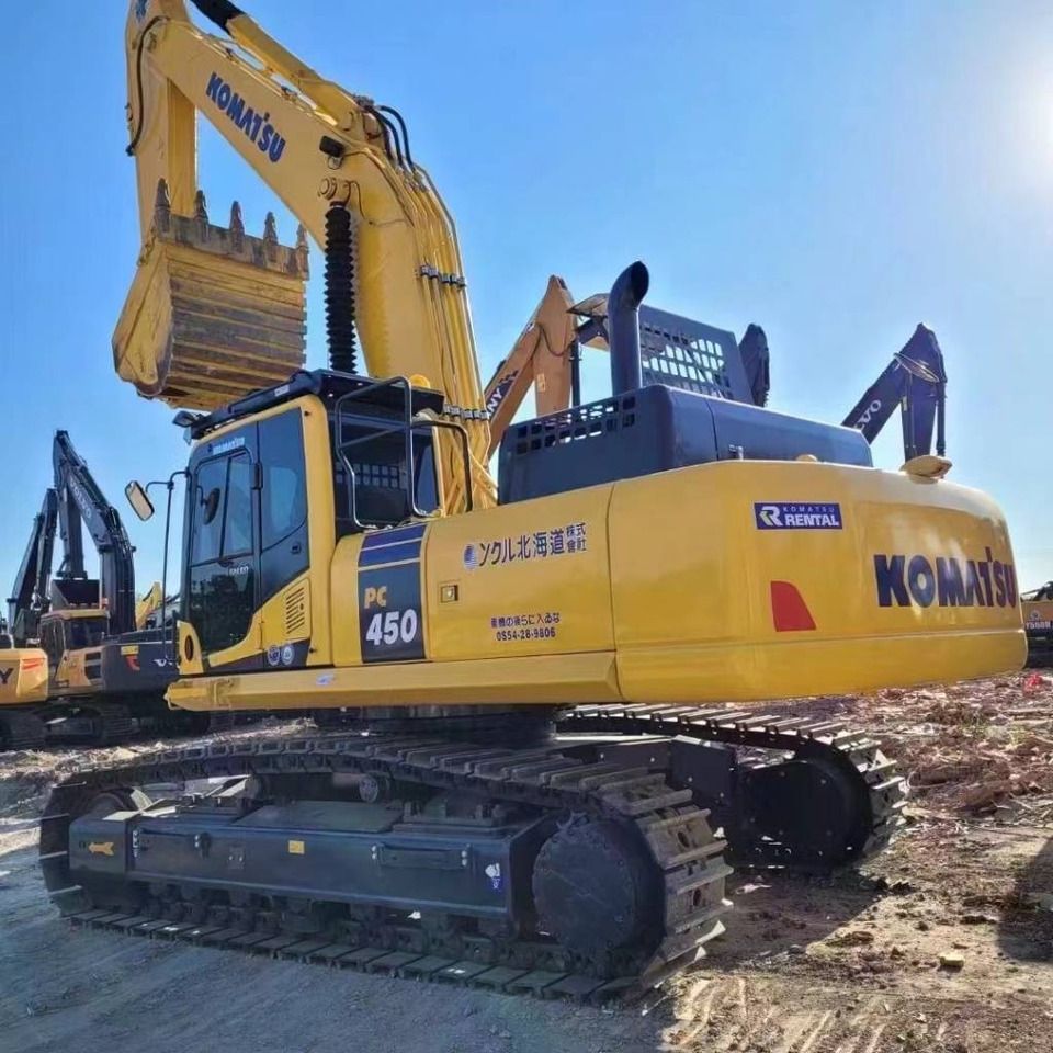 2025 Komatsu PC450 crawler excavator, rear three-quarter view 2025 Komatsu PC450 crawler excavator, rear three-quarter view