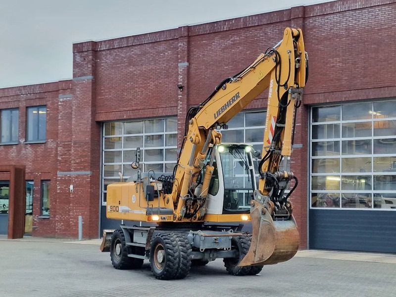 2009 Liebherr A900C wheel excavator, side view