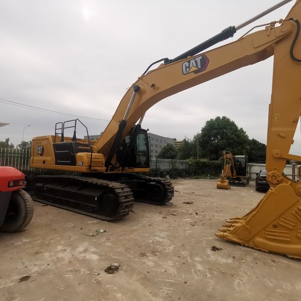 2020 Caterpillar 336 crawler excavator, side profile view 2020 Caterpillar 336 crawler excavator, side profile view