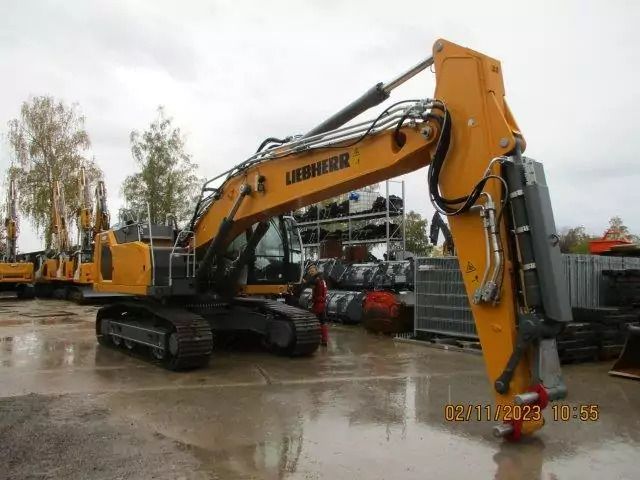 2023 Liebherr R 938 NLC Litronic G8.0-D crawler excavator, side view 2023 Liebherr R 938 NLC Litronic G8.0-D crawler excavator, side view