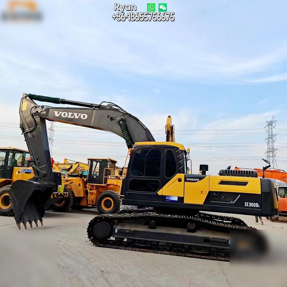 2021 Volvo EC300DL crawler excavator, side view 2021 Volvo EC300DL crawler excavator, side view