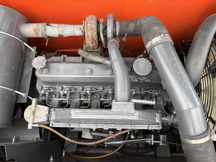 2018 Doosan DX225LCA crawler excavator engine compartment view 2018 Doosan DX225LCA crawler excavator engine compartment view