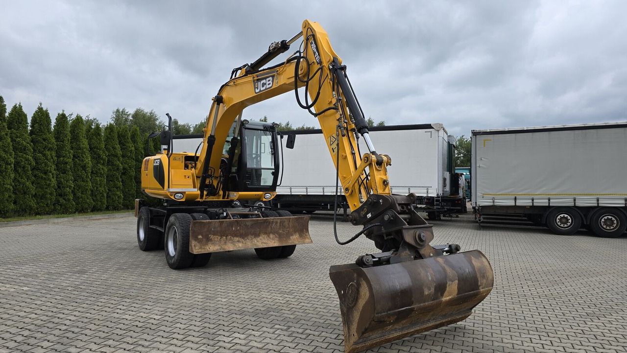 2013 JCB JS145W wheel excavator, front three-quarter view