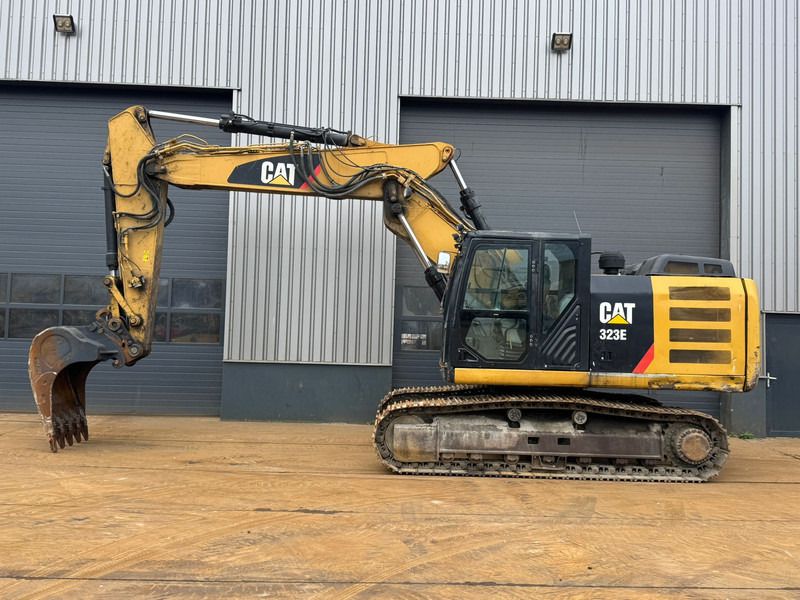2012 Caterpillar 323E crawler excavator, side view 2012 Caterpillar 323E crawler excavator, side view